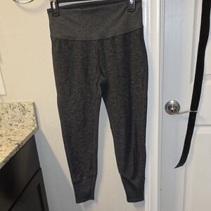 ALO Yoga Dark Gray Jogger Leggings M